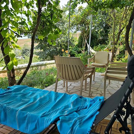 Lemon Garden Apartment-Hot Tub Jacuzzi Гірокастра Екстер'єр фото
