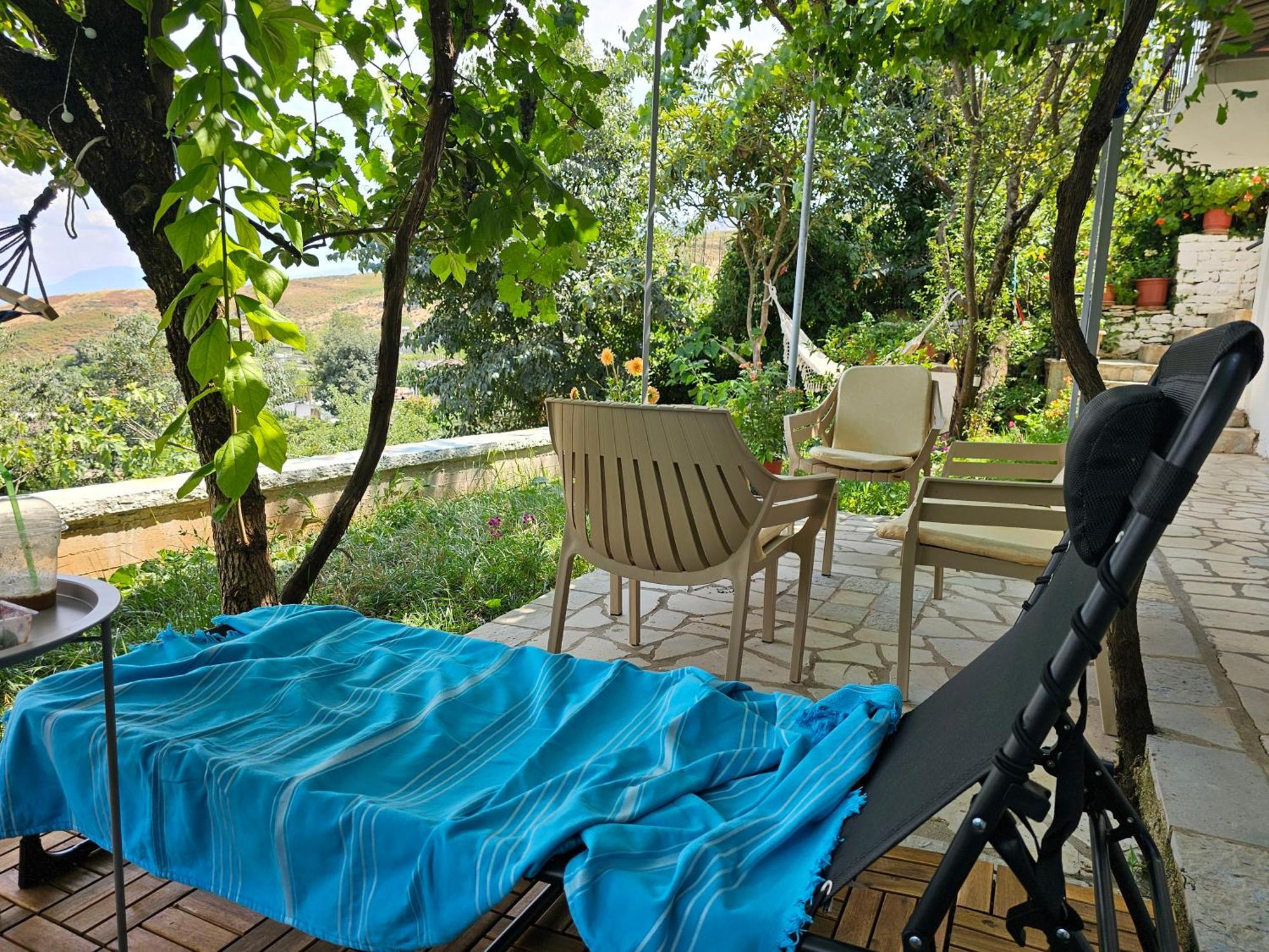 Lemon Garden Apartment-Hot Tub Jacuzzi Гірокастра Екстер'єр фото