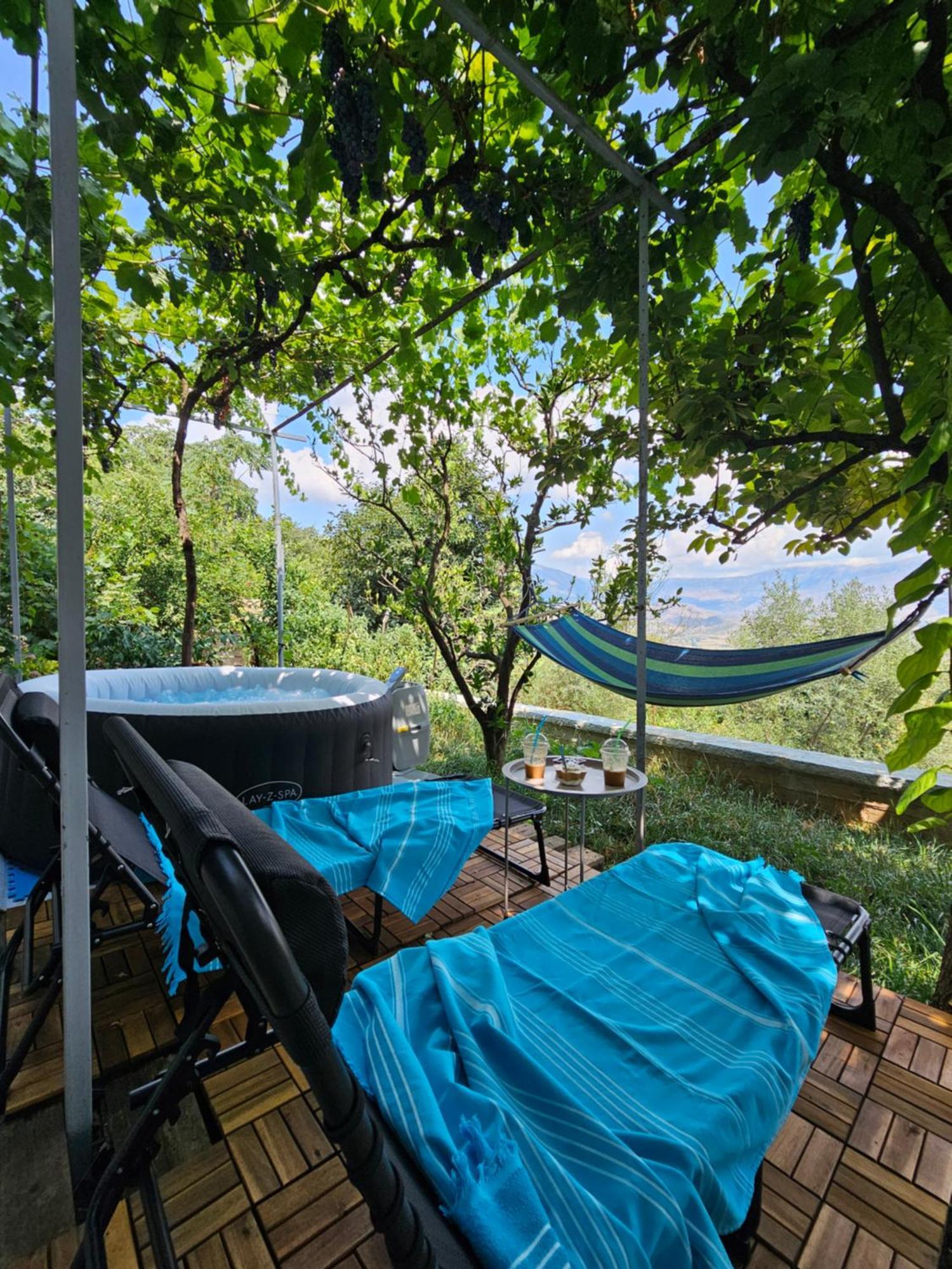 Lemon Garden Apartment-Hot Tub Jacuzzi Гірокастра Екстер'єр фото